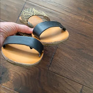 DV by Dolce Vita Daedra woven patterned straps and a leather band size 8.5 thumbnail 7