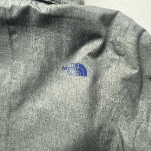 The North Face Ventrix Insulated Hooded Jacket Womens Size Large Full Zip Gray thumbnail 9
