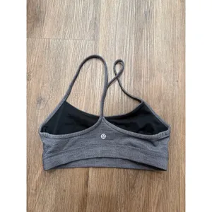 Lululemon Flow Y Bra‎ Heathered Charcoal Gray Strappy Sports Bra Size 8 thumbnail 2