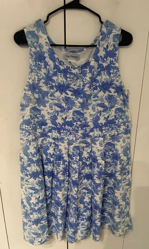 PARAGON White and Blue Floral Sleeveless Midi Dress thumbnail 1
