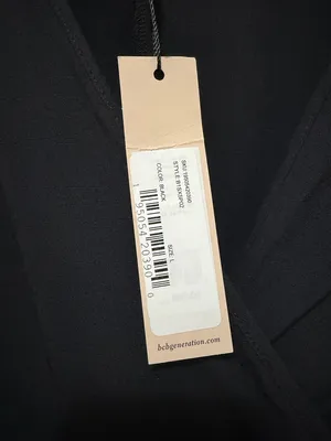 BCBGeneration Short Sleeve Wrap Crop Top –‎ Size Large (NWT) thumbnail 7