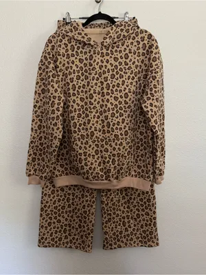 New Leopard Hoodie Sweatshirt and Sweatpants Set Small thumbnail 2