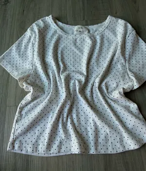 Dry Goods Cute polka dot top!!! thumbnail 1
