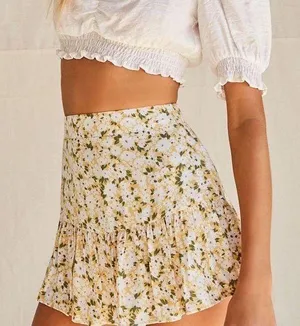 Forever 21 yellow daisy print flounce skort thumbnail 1