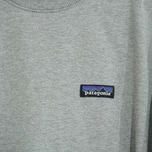 Patagonia Women's Size Medium Logo Organic Cotton Sweatshirt Gray Crewneck thumbnail 4