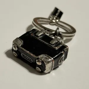Coach Rare Vintage Collectors Find 3D Gallery Black Tote Keychain thumbnail 2