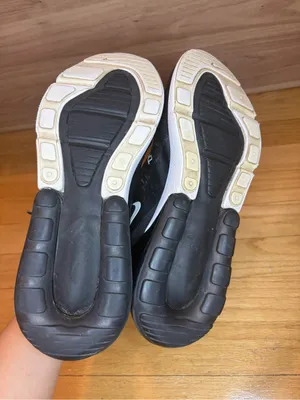 Nike Women's Air Max 270 Black Sneakers - Size 9 thumbnail 6