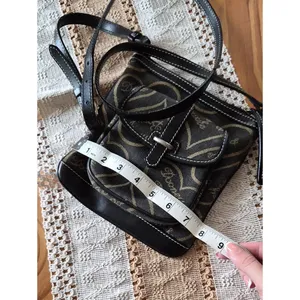 Y2K Dooney & Bourke signature heart monogram Flap canvas crossbody bag purse thumbnail 11