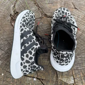 Adidas Swift Run Leopard Black White Womens Running Shoes size 8.5 thumbnail 4
