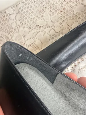 Stuart Weitzman Black Leather Low Kitten Heel Pumps sz 7 thumbnail 7