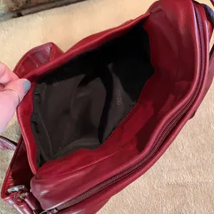 Perlina Leather Oxblood Purse with Adjustable Strap thumbnail 6