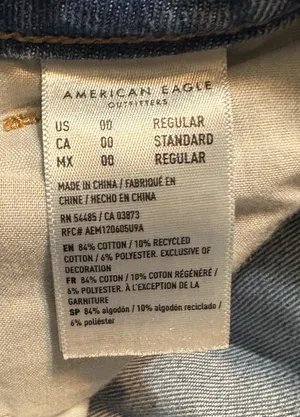 American Eagle Mom Jeans Ripped thumbnail 4