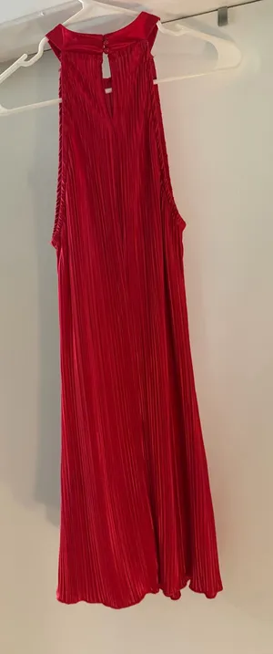 Red dress thumbnail 1