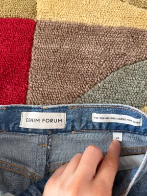 Aritzia Denim Forum The 90’s Cargo Mini Denim Skirt Mid Rise Size 28 Waist thumbnail 2