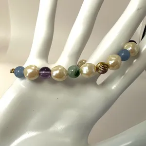 Avon Vintage faux pearl colorful bracelet thumbnail 3