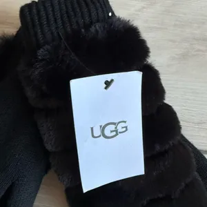 UGG Faux Fur Mittens Black L/XL NWT thumbnail 4