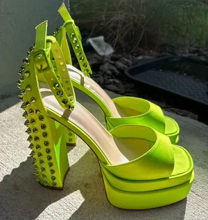 Azalea Wang Spike Platform Heels Green Size 8.5 thumbnail 1