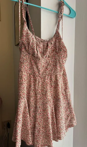 Princess Polly Floral Romper thumbnail 1