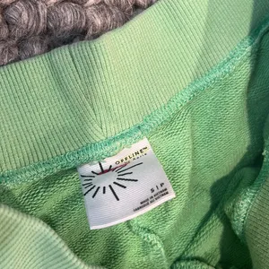 AERIE Green SweatShorts W White Trim‎ thumbnail 4