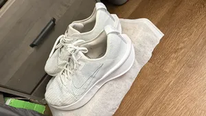 Nike Interact Run Womens Size 13 White Running Shoes thumbnail 4