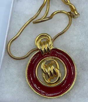 Vintage red enamel door knocker style necklace * thumbnail 1