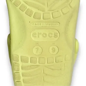 CROCS Classic Clog Pale Banana Yellow Unisex Men's 7 Women's 9 thumbnail 9