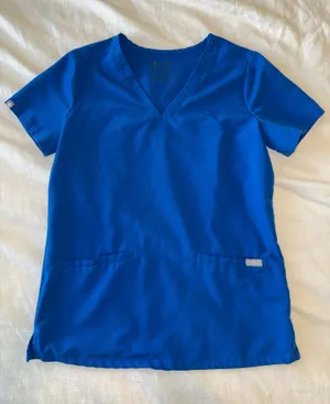 Casma FIGS Three-Pocket Top thumbnail 1