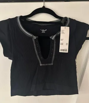 Urban Outfitters Go For Gold Seamless Top thumbnail 2