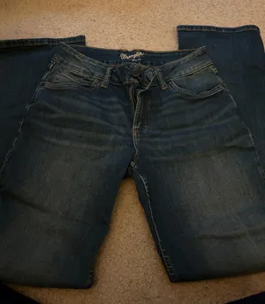 Wrangler Bootcut Jeans thumbnail 1