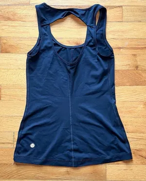 LULULEMON Keyhole Black Tank Top Spandex size Small‎ thumbnail 1