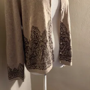 100% Cashmere Charter Club Lace Print Cardigan Sweater XL Tan Button Front Knit thumbnail 4