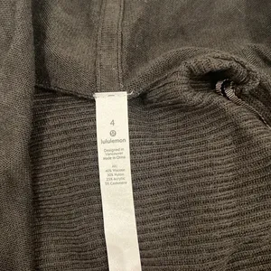 Lululemon green sweater thumbnail 2
