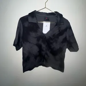 Jordan collared knit top in smoke gray‎ large thumbnail 3