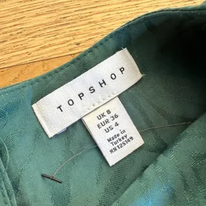 Topshop - Fallen Long Sleeve Jacquard Midi Dress in Green thumbnail 3