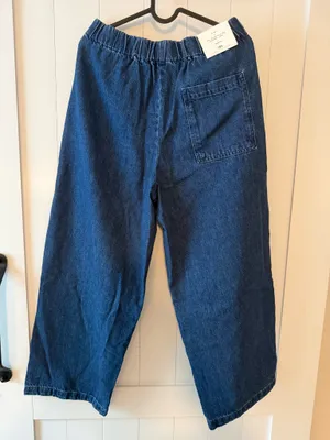 Classic Dark Wash High-Rise Relaxed Barrel Jeans thumbnail 3