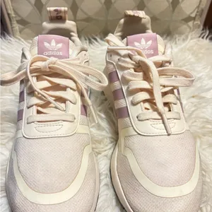 Women’s Adidas Multix Shoes thumbnail 4