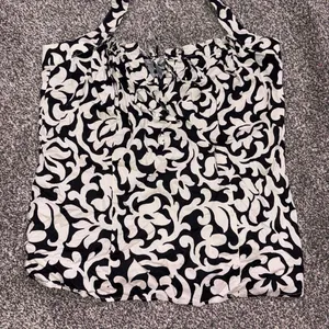 Ann Taylor white/black floral halter top in a size 8 thumbnail 6