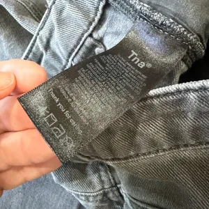 ARITZIA TNA Grey Denim Jeans Wide Leg Size 6 thumbnail 12