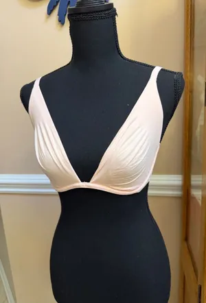 Incredible by Victoria’s Secret bra thumbnail 1