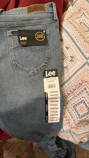 Lee Straight Leg Jeans Mid-Rise thumbnail 2