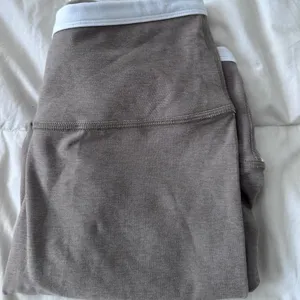 Beyond Yoga spacedye tan leggings thumbnail 4