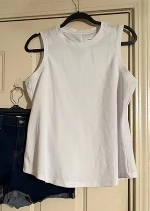 White tank top Size L thumbnail 1
