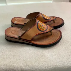 Sandals thumbnail 2