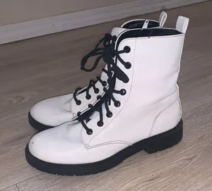 Time and Tru Combat Boots White Lug Boots thumbnail 1