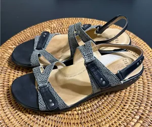 Ziera Bruce‎ Black Grey Animal Print Comfort Slingback Wedge Sandals Womens 40 M thumbnail 1