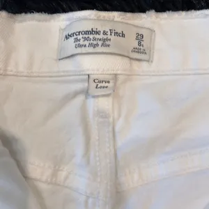 Abercrombie &fitch ultra high rise 90s jeans thumbnail 10