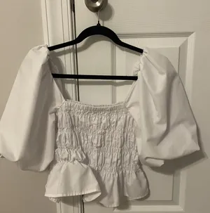 Francesca's White Top Puff Sleeve thumbnail 2