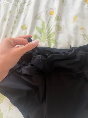 Lululemon Shorts Hotty Hot 2.5" Black thumbnail 4