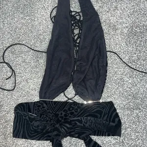 I am Gia black xs top thumbnail 8
