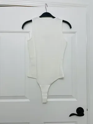 The Clothing Exchange Company | NWOT | Sleeveless Cutout Bodysuit | S | White | CT7673 thumbnail 2